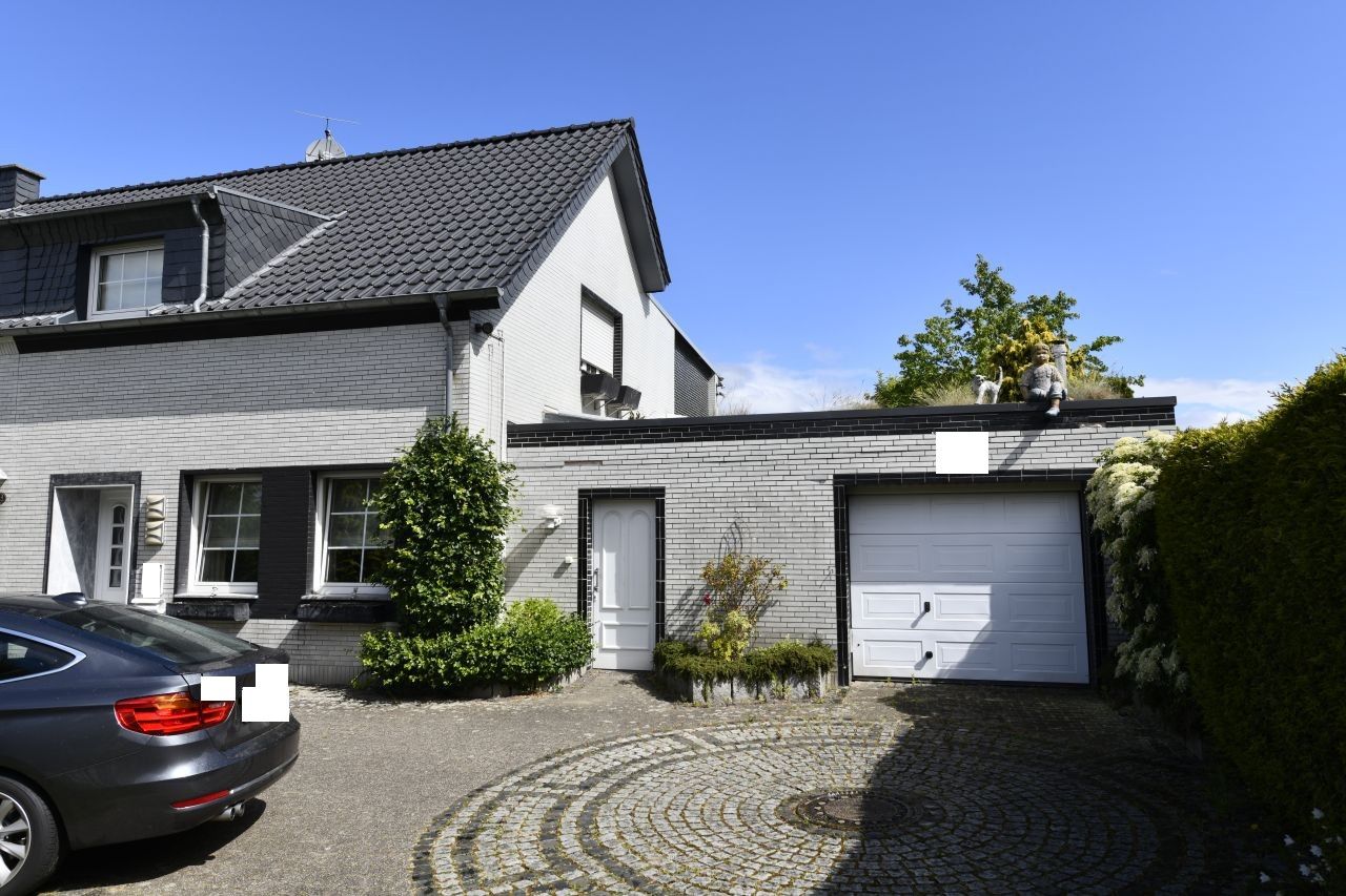 Meerbusch-Osterath, zum Wohlfühlen! Viel Platz in Doppelhaushälfte mit Garage